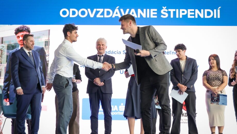 Odovzdávanie štipendií deťom z CDR a sociálne slabších rodín