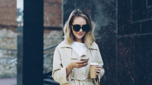 Keď sa dôvera zmení na monitoring. Sledovanie partnera ako tichý kyberútok