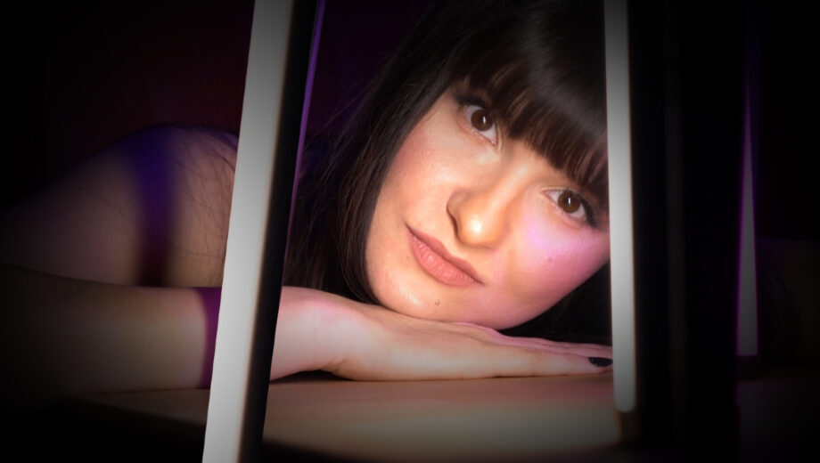 KATA sa vracia k elektronike. NA JEDINÝ NÁDYCH je ponor do deep housu aj do vlastného vnútra