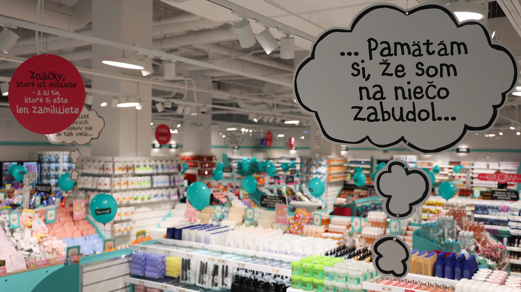 BRATISLAVA ZAŽILA NORMAL. Dánska značka otvorila svoju prvú predajňu na Slovensku a priniesla nový koncept nakupovania
