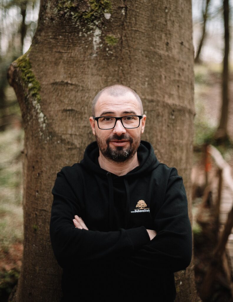 Zakladateľ a majiteľ slovenskej firmy DuboveStoly.sk, Jozef Kandráč.