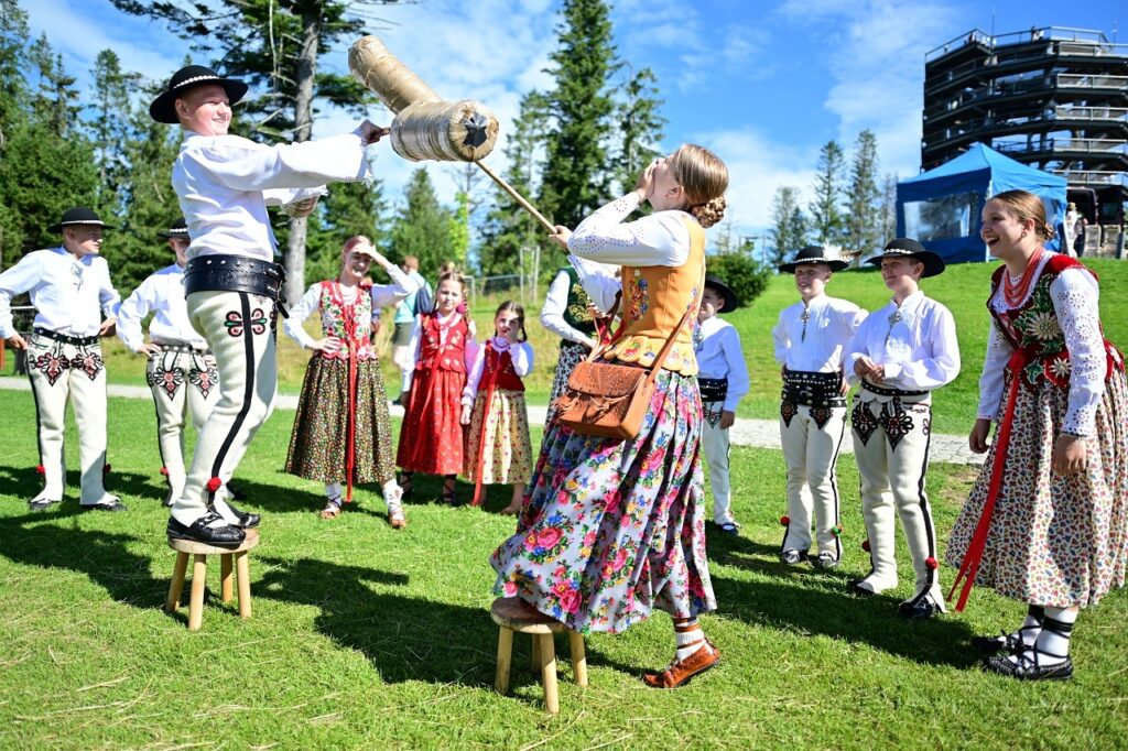 Jubilejné 30. Goralské folklórne slávnosti sa už blížia: Zažite v Bachledke nezabudnuteľné spojenie tradícií a hviezdneho programu