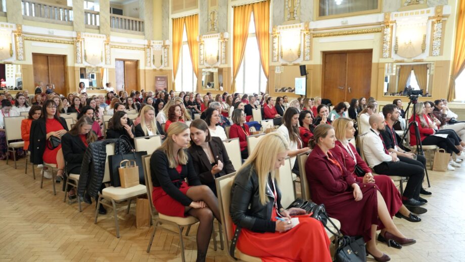 Rozdiel v odmeňovaní sa výrazne prehlbuje po narodení detí. Firmy hovoria o potrebe flexibility aj kariérnej kontinuity